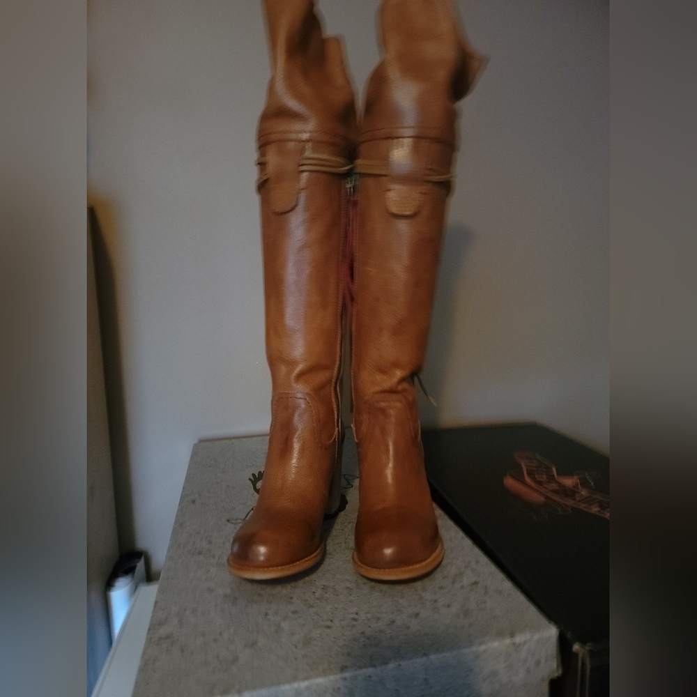 Freebird Brock in Brown